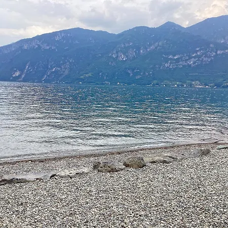 Wonderful Front Near Bellagio Apartment